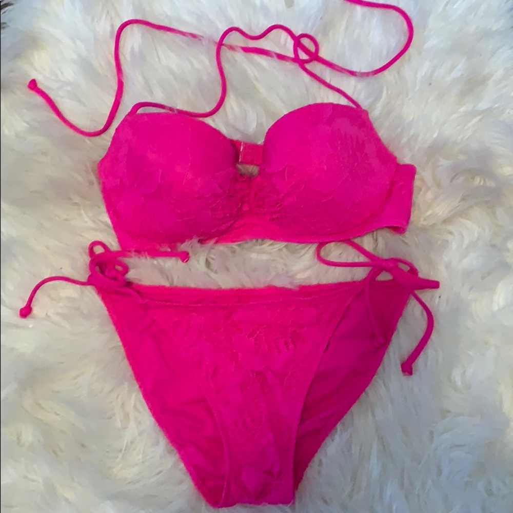 Victoria’s Secret bikini set